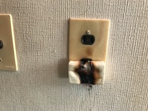 コンセント焦げ