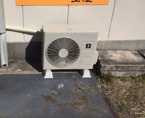 エアコン室外機